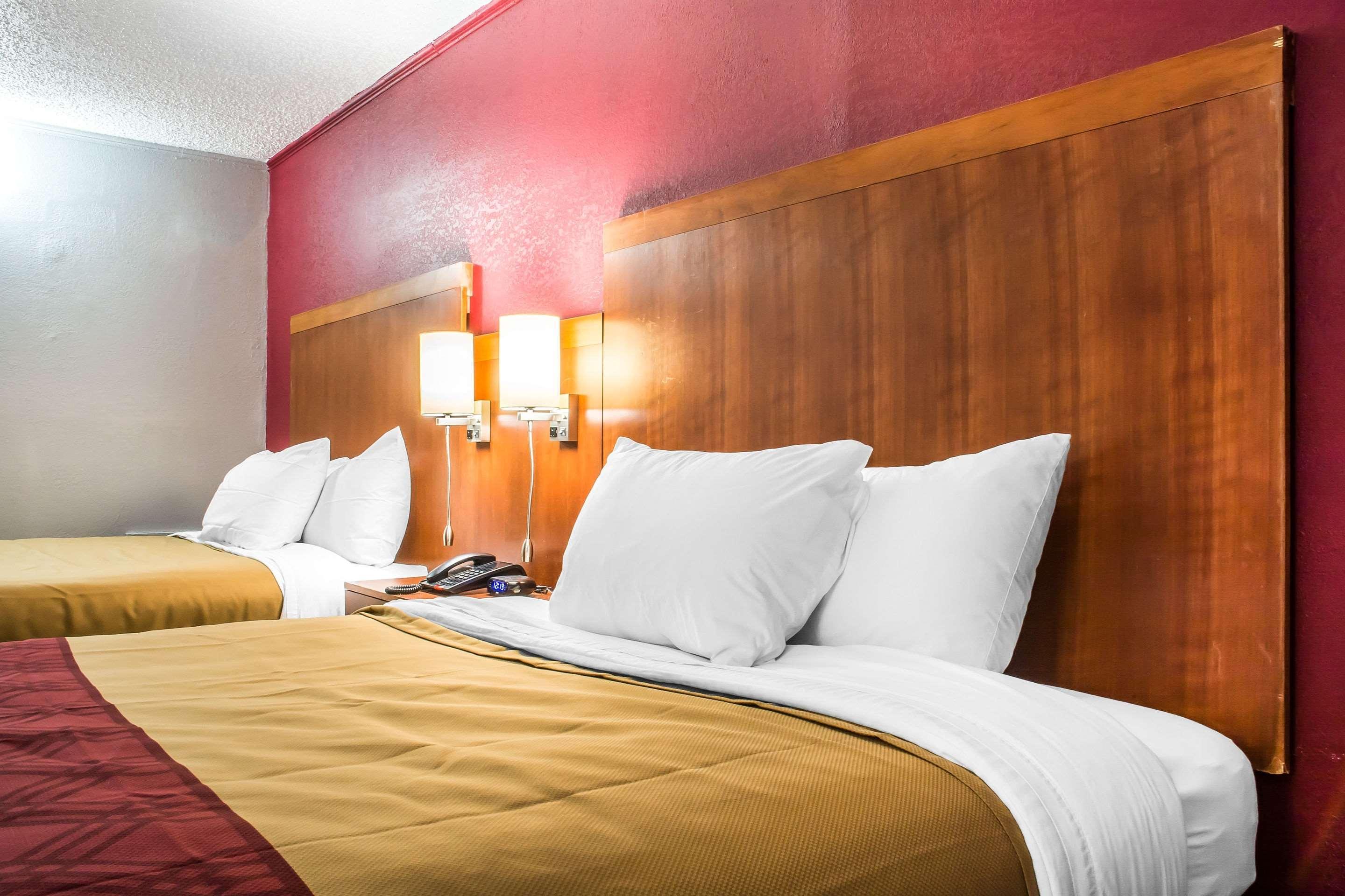 Econo Lodge Brockport Exteriör bild