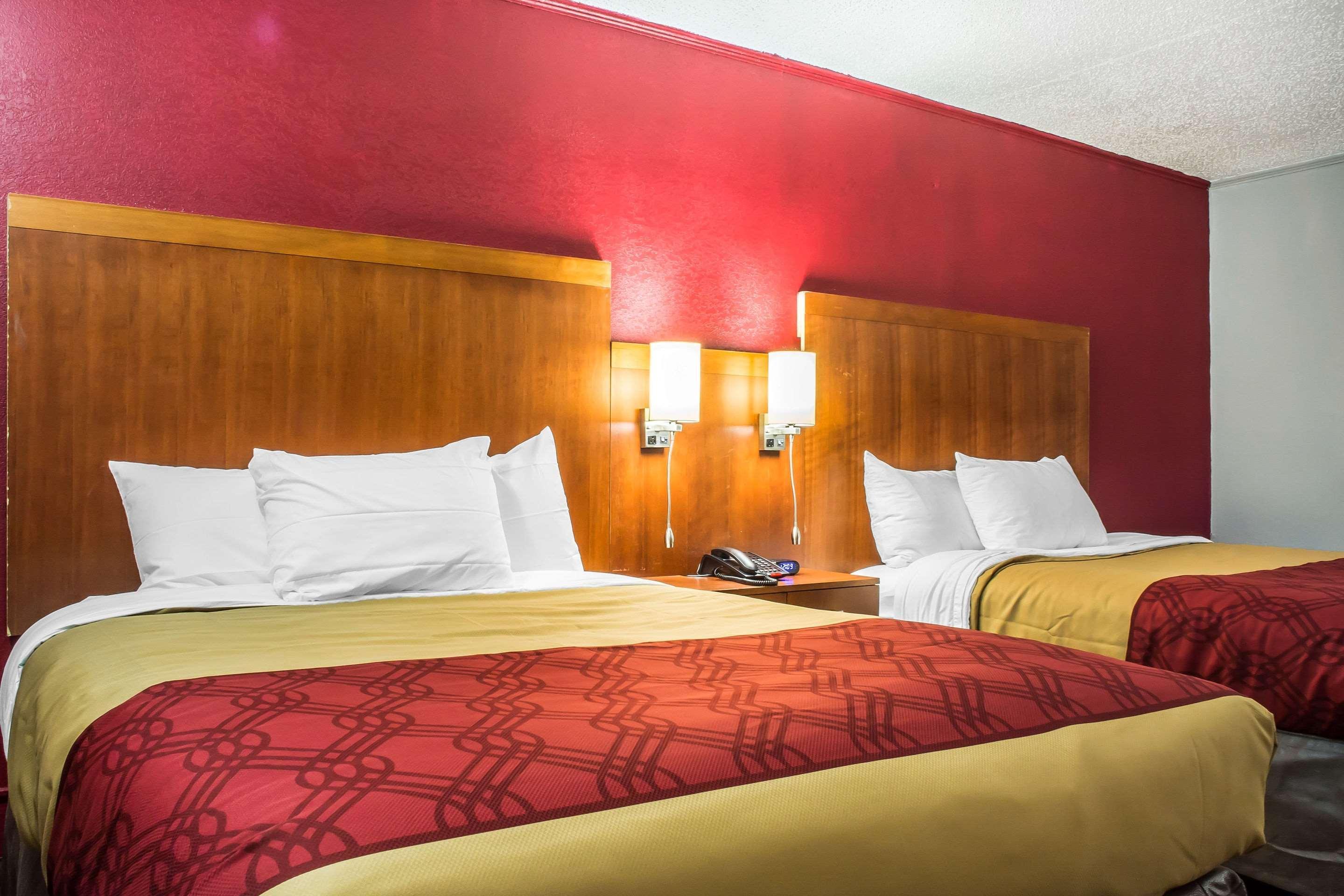 Econo Lodge Brockport Exteriör bild