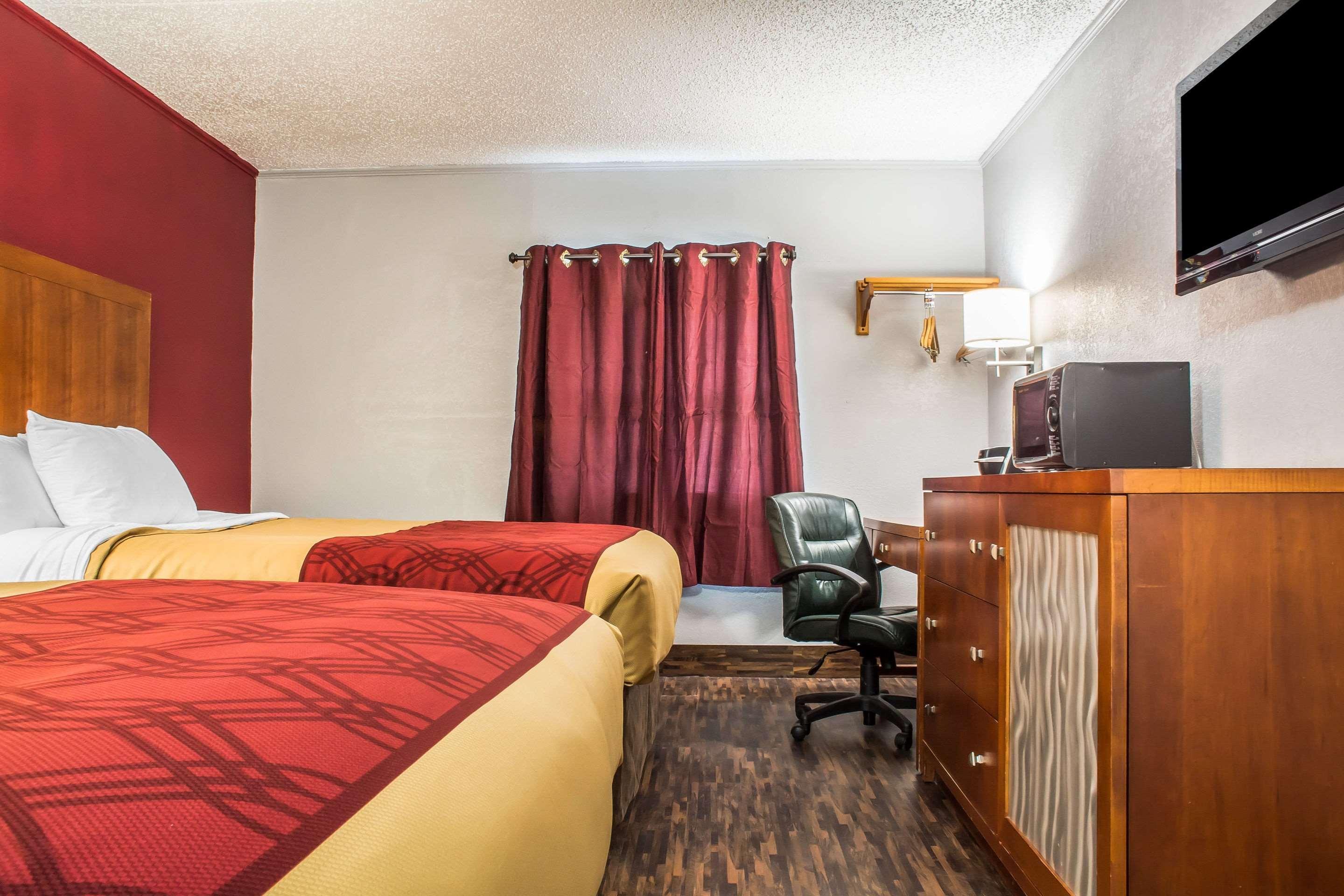 Econo Lodge Brockport Exteriör bild